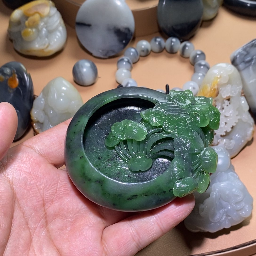 未镶嵌和田玉摆件