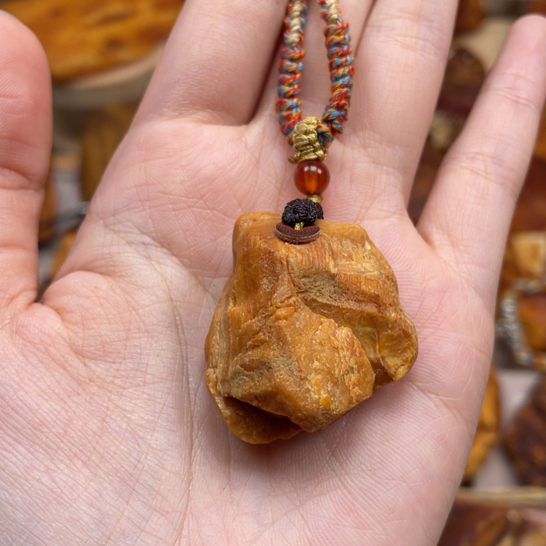 琥珀未镶嵌珠宝奇石