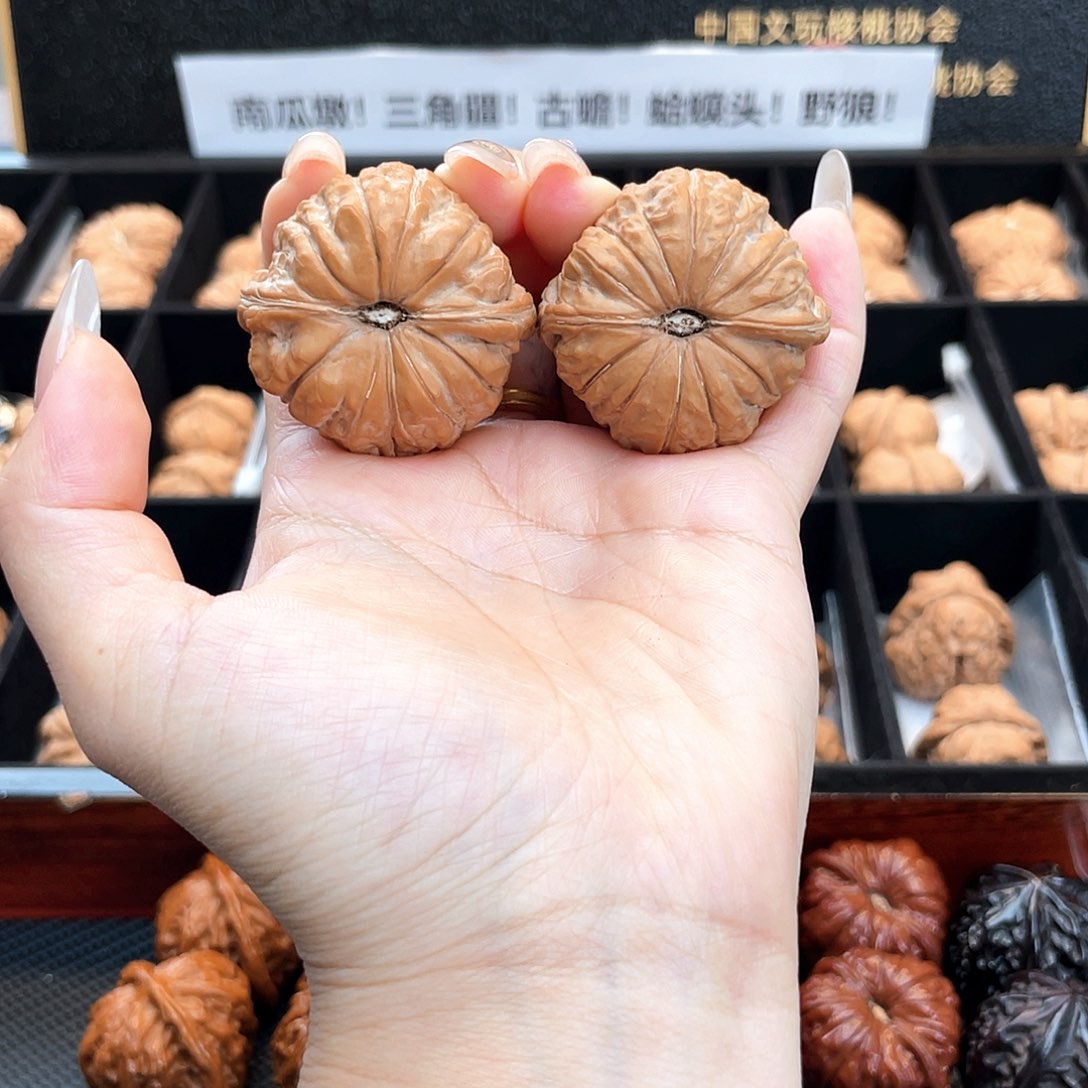 把件文玩核桃40南瓜全品天配克重正圆正肩4068