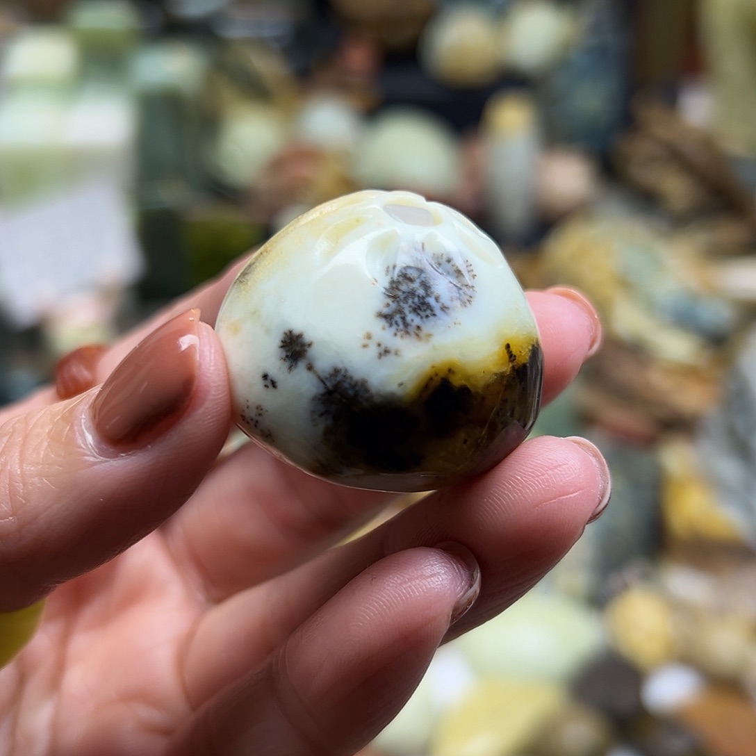 岫玉未镶嵌颈饰辽阳料包子水草