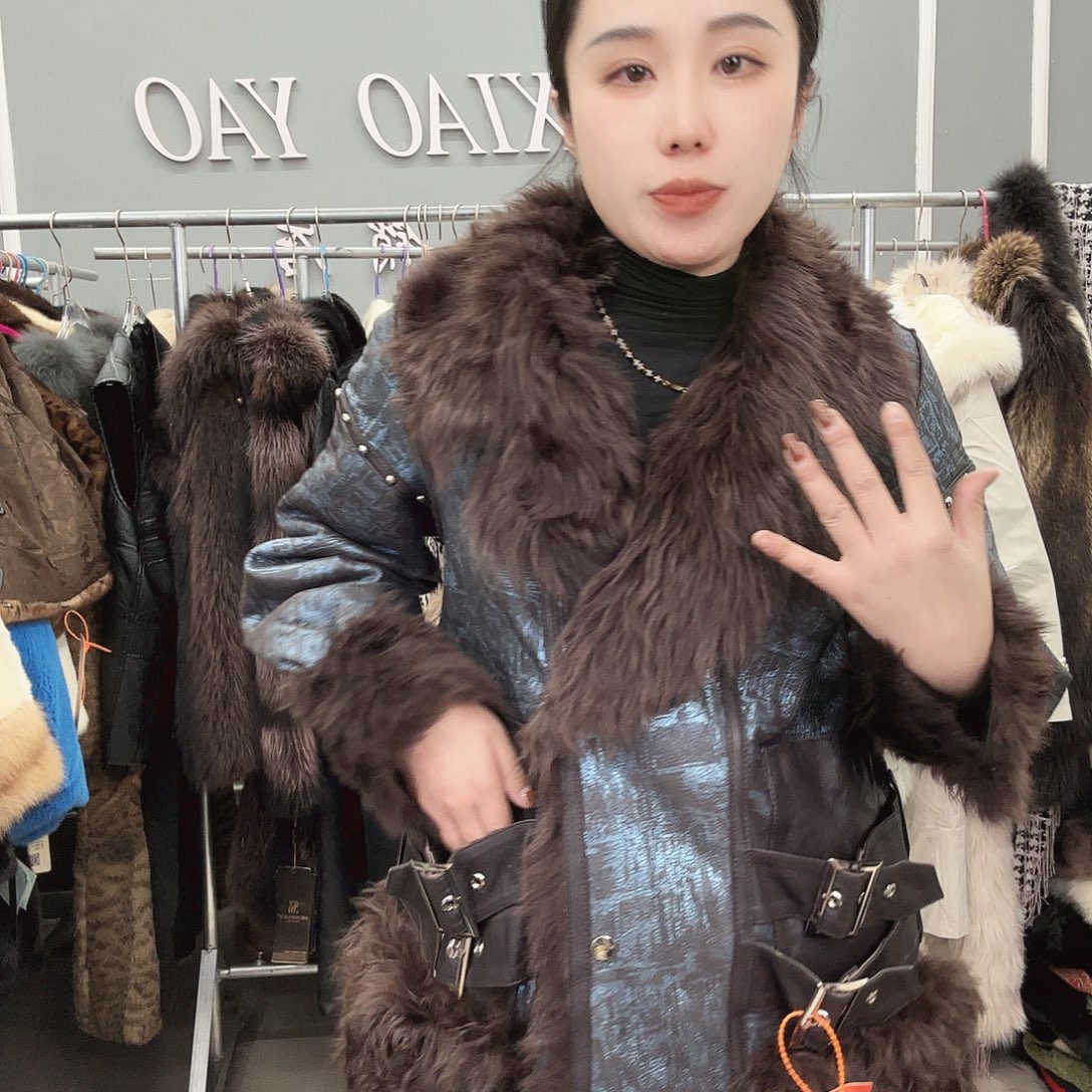 姚小妖家高端皮草