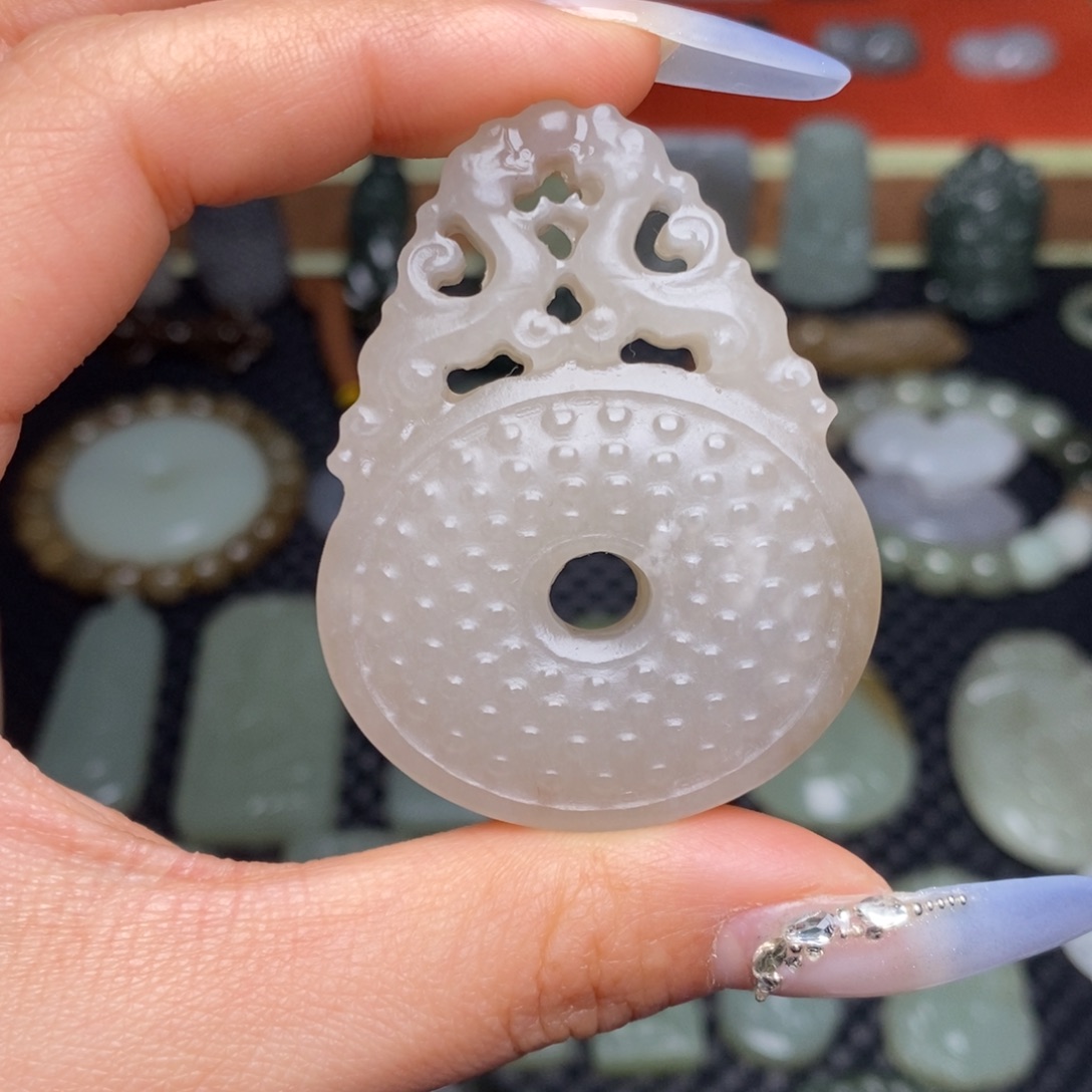 和田玉颈饰未镶嵌