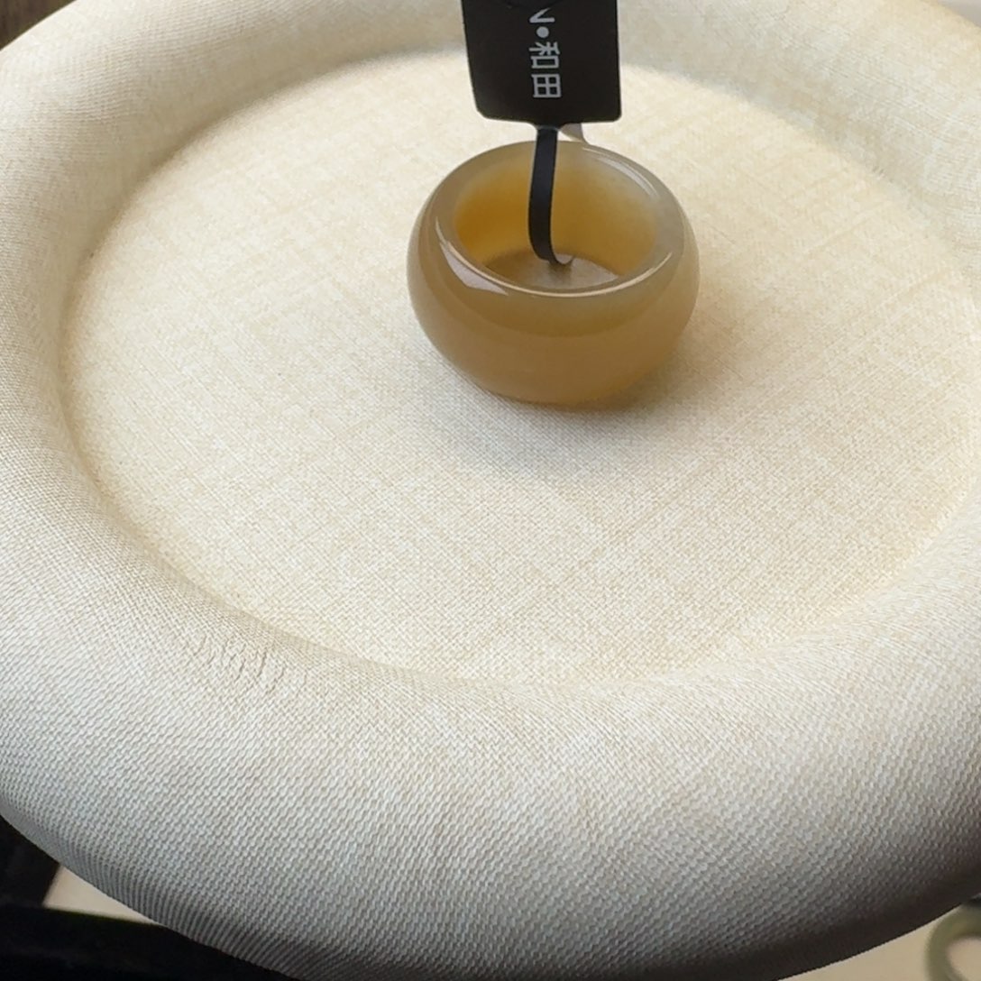 和田玉戒指未镶嵌靓**子