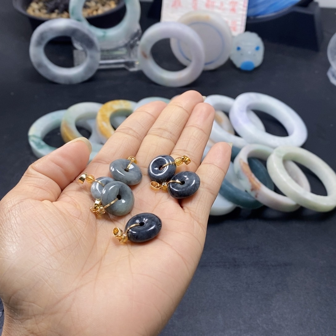 翡翠颈饰未镶嵌翡翠平安扣吊坠多样性发一