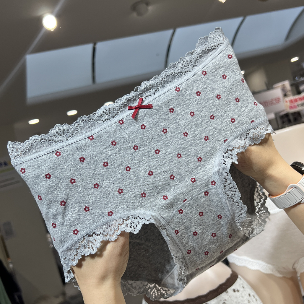 草莓蝴蝶~舒适时尚中腰女士三角内裤可爱风格