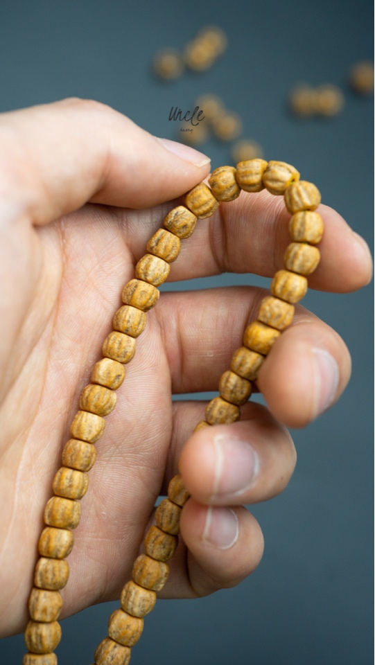 Uncle黄6mm百香籽脖挂