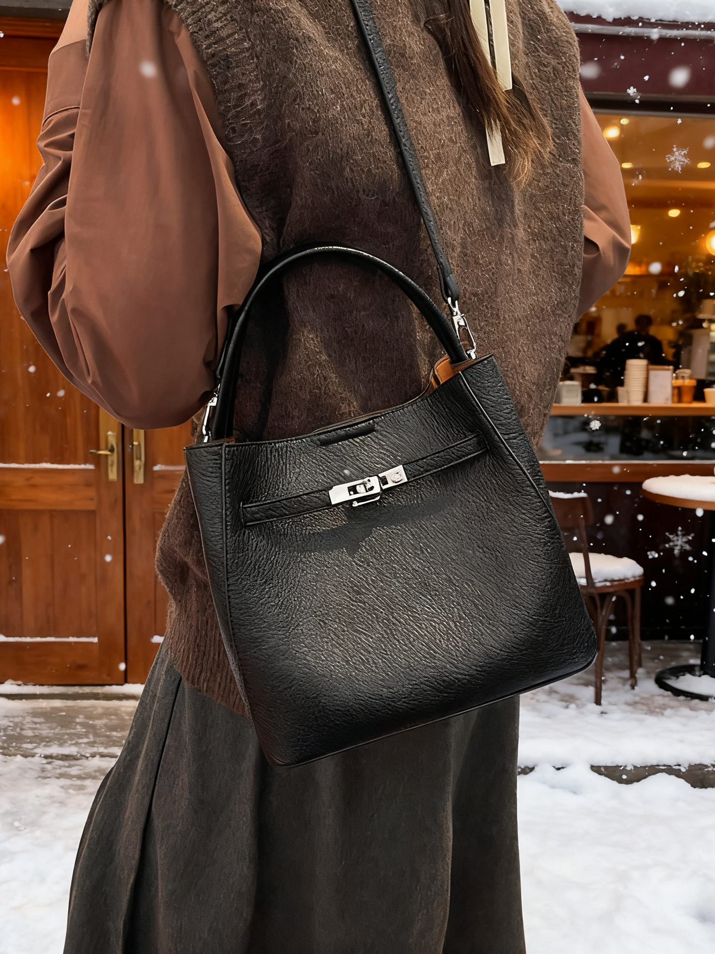 2025新款时尚潮流软皮手提包简约单肩斜跨包百搭洋气女包