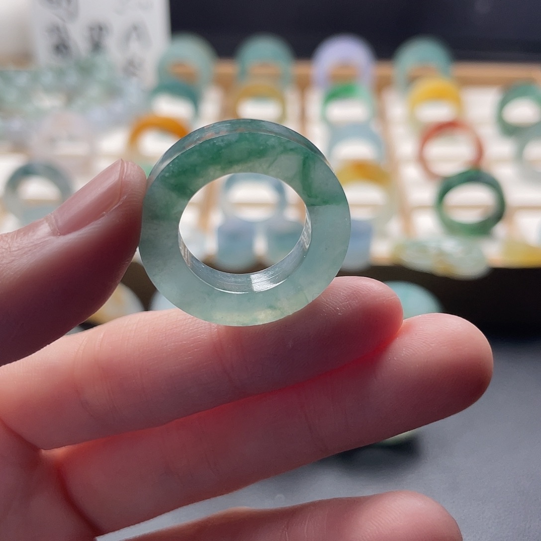 定制翡翠未镶嵌翡翠
