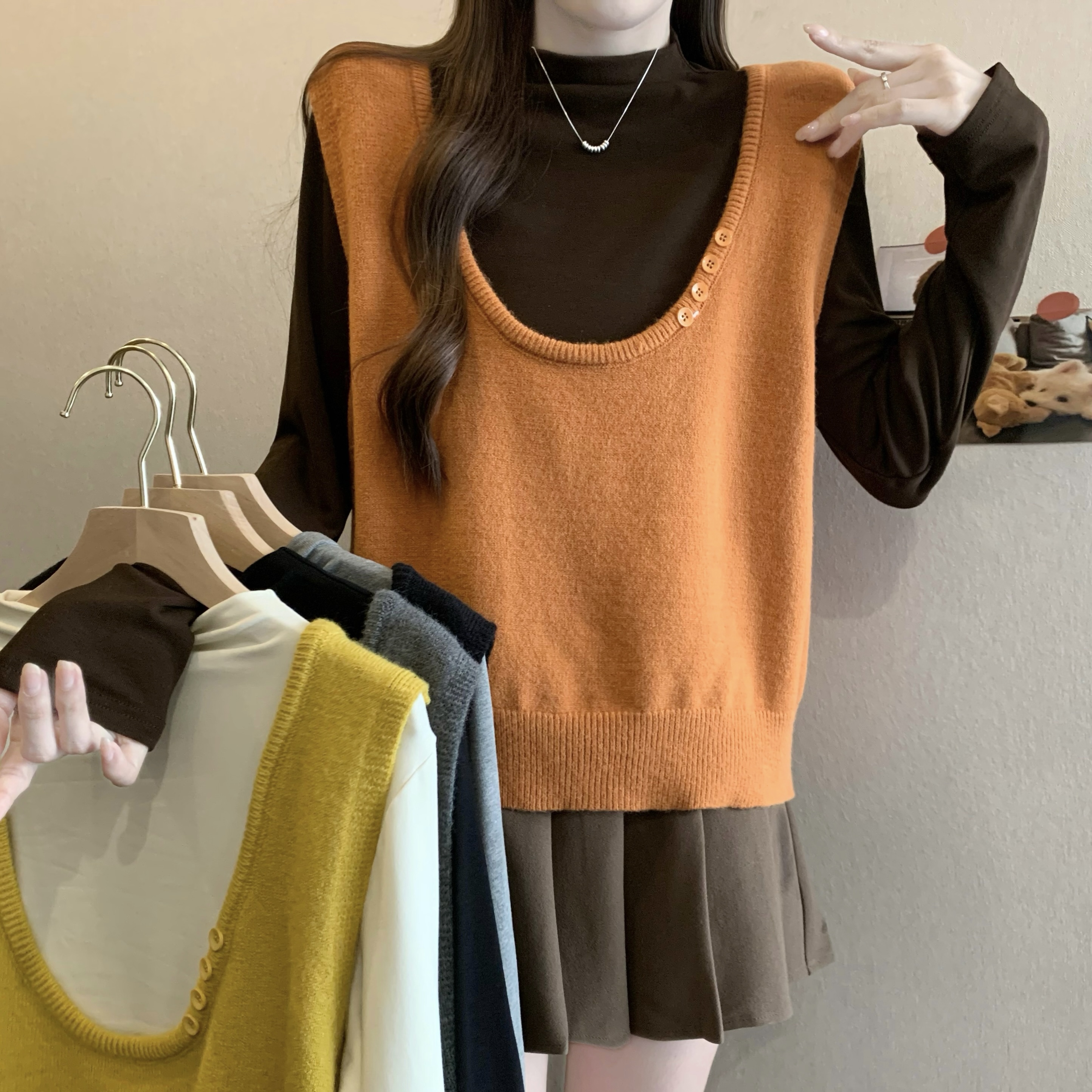 韩版U领叠穿软糯针织毛马甲高领磨毛打底衫上衣搭配2025年秋秋冬