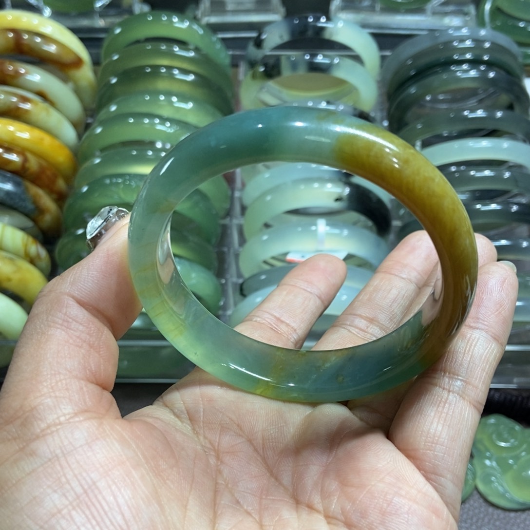 蛇纹石玉手镯未镶嵌冰**洁62