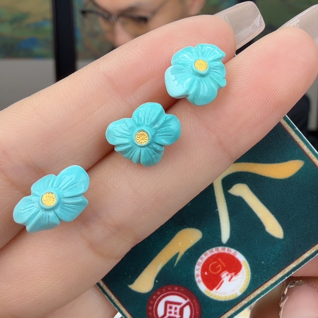 绿松石未镶嵌珠宝奇石