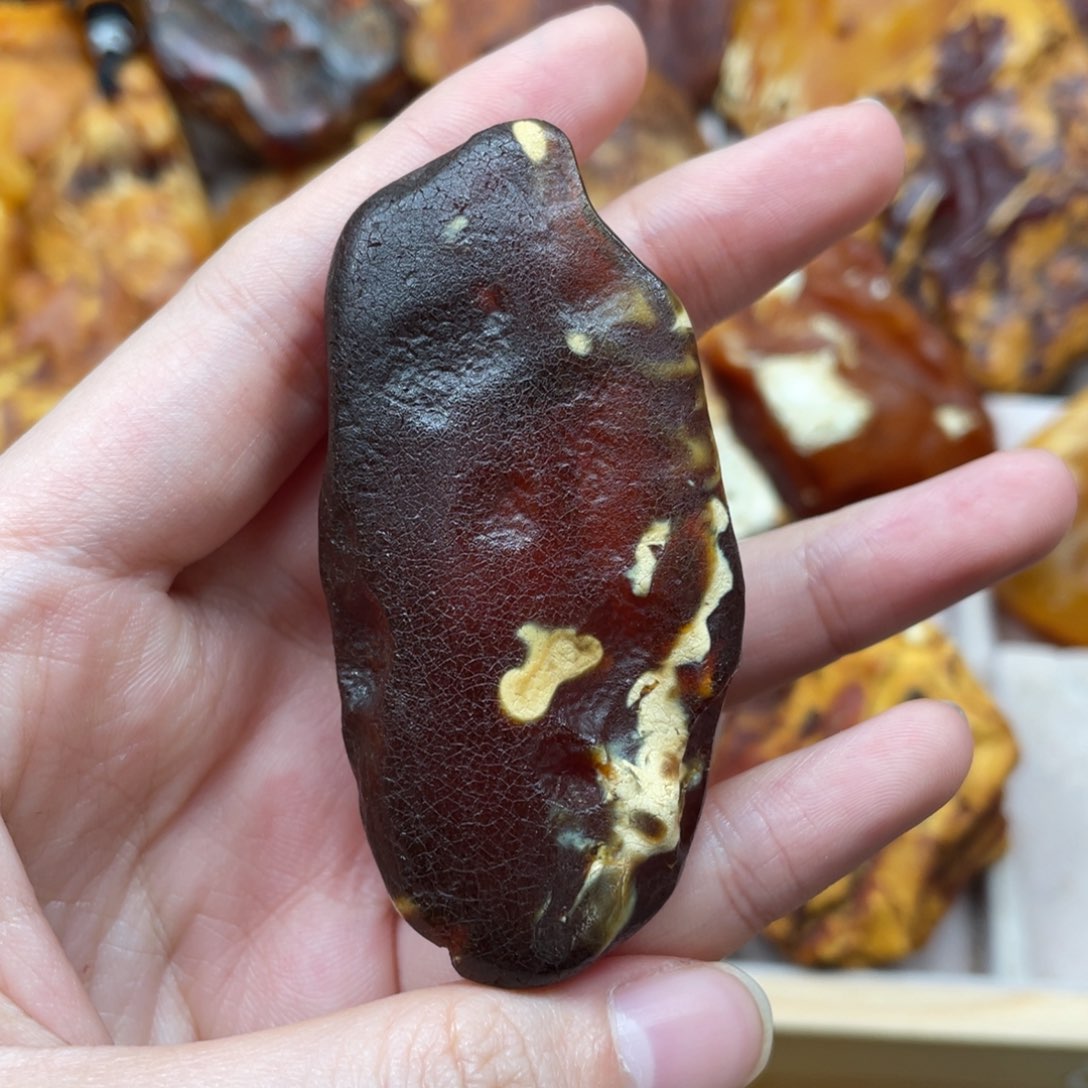 琥珀珠宝奇石未镶嵌