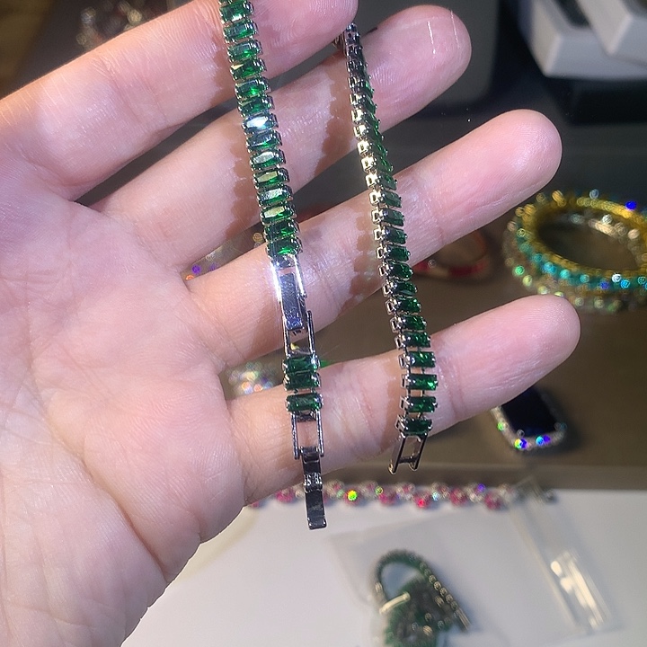 非金属61手链。          