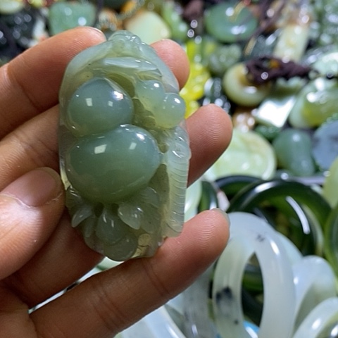 岫玉颈饰未镶嵌挂件