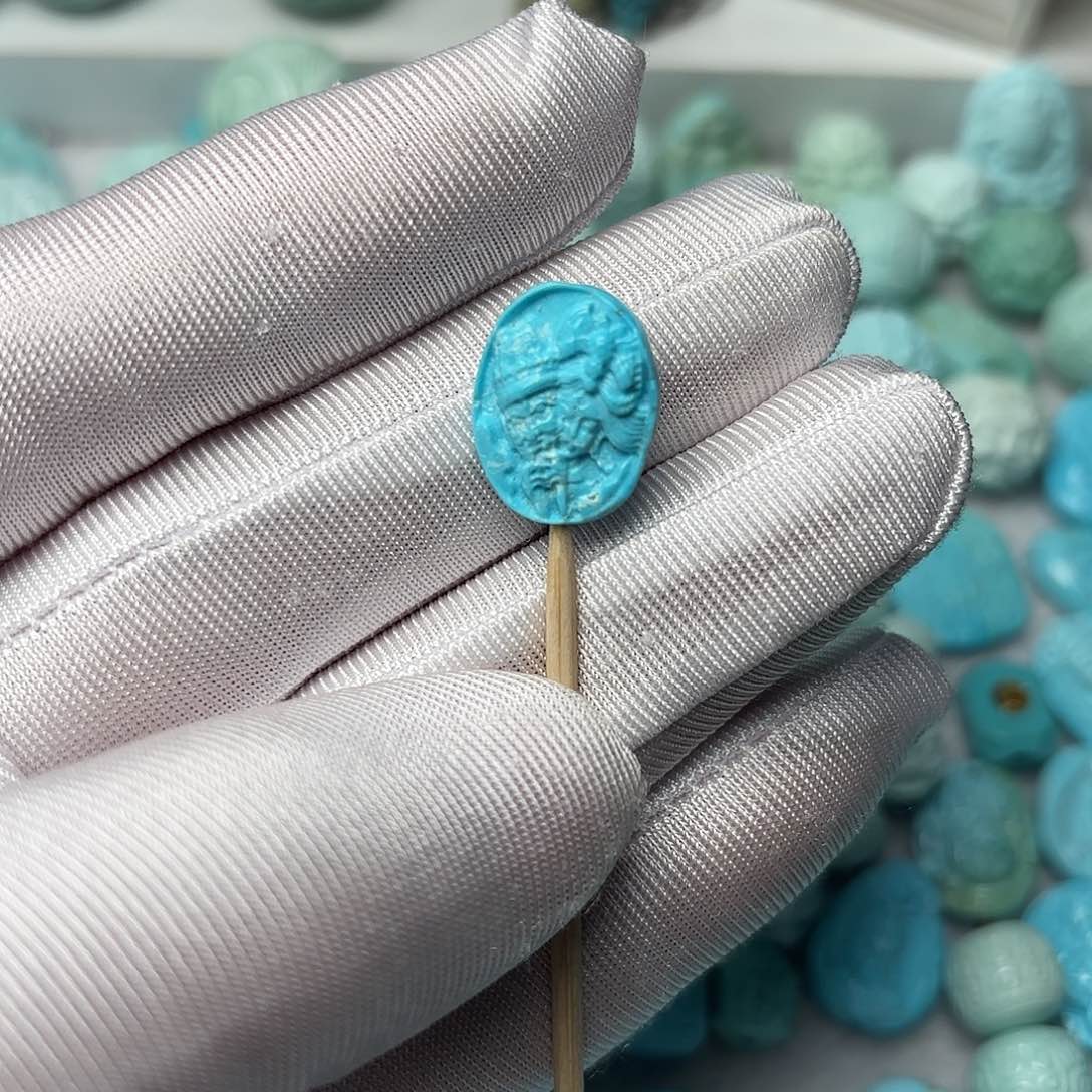 绿松石雕刻件未镶嵌