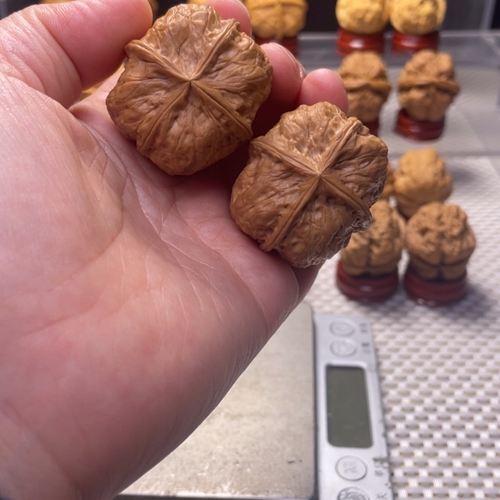 文玩核桃把件24战斧四愣