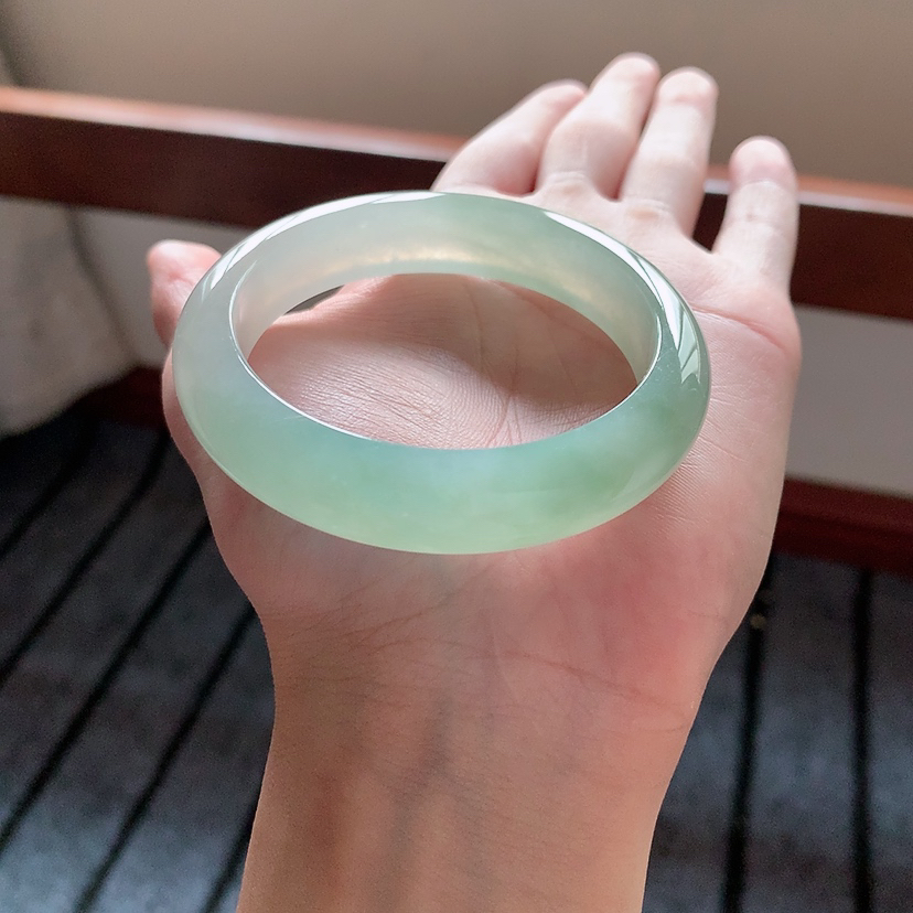 正圈54mm 冰糯种淡绿底双眼皮天然缅甸翡翠A货手镯