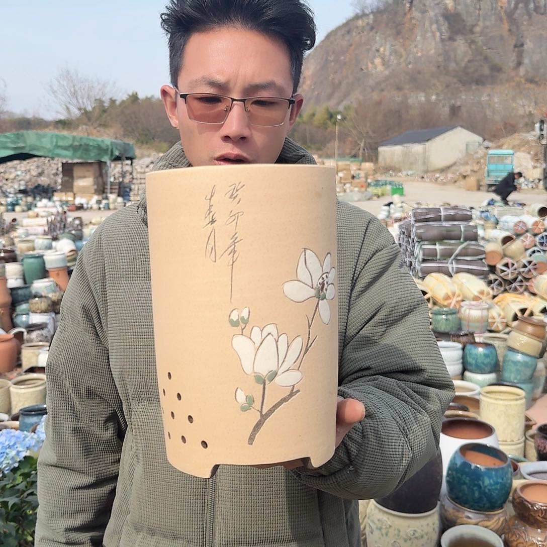 紫砂花盆口16高25（一个玉兰花白