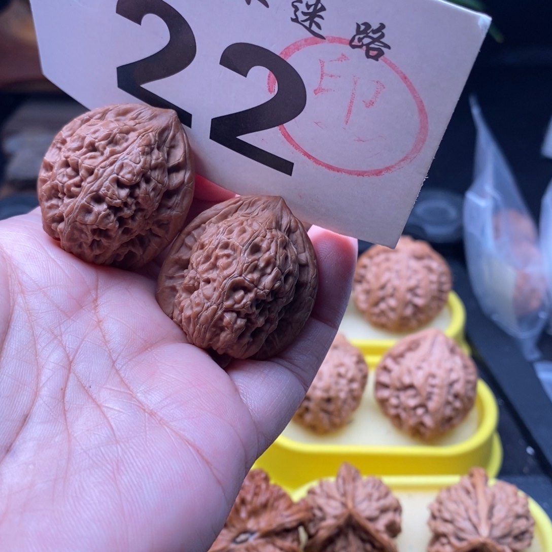 文玩核桃吊坠M****^情人谷鸡心