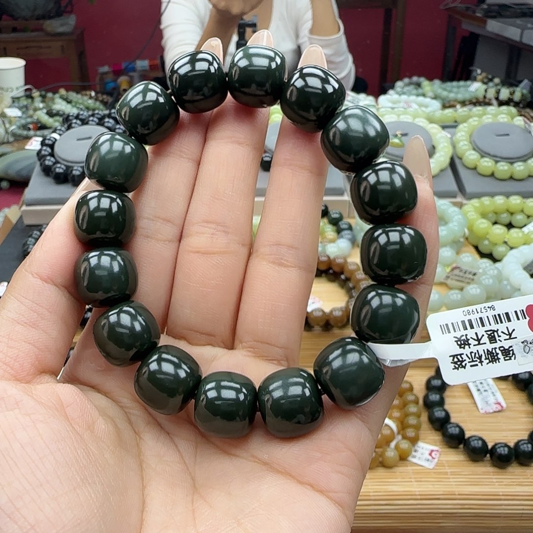 和田玉未镶嵌手串