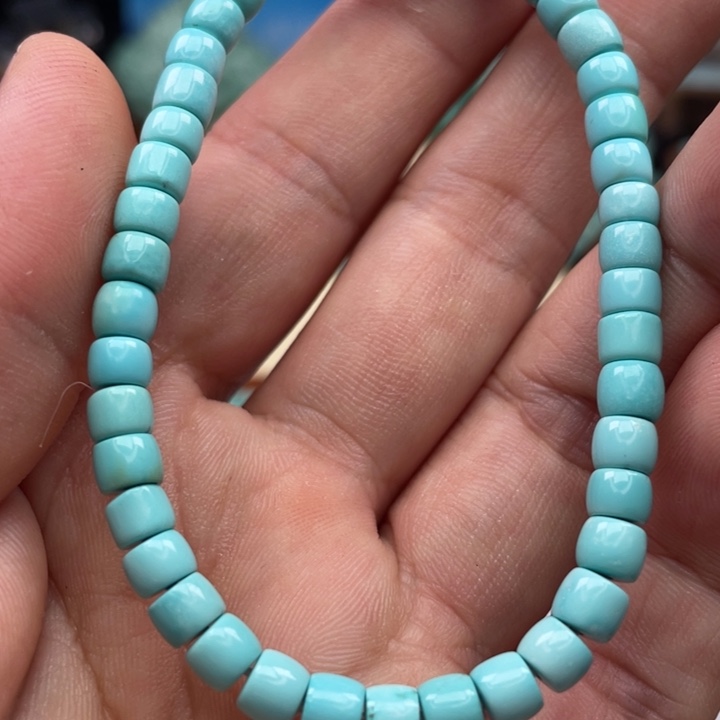 绿松石颈饰未镶嵌