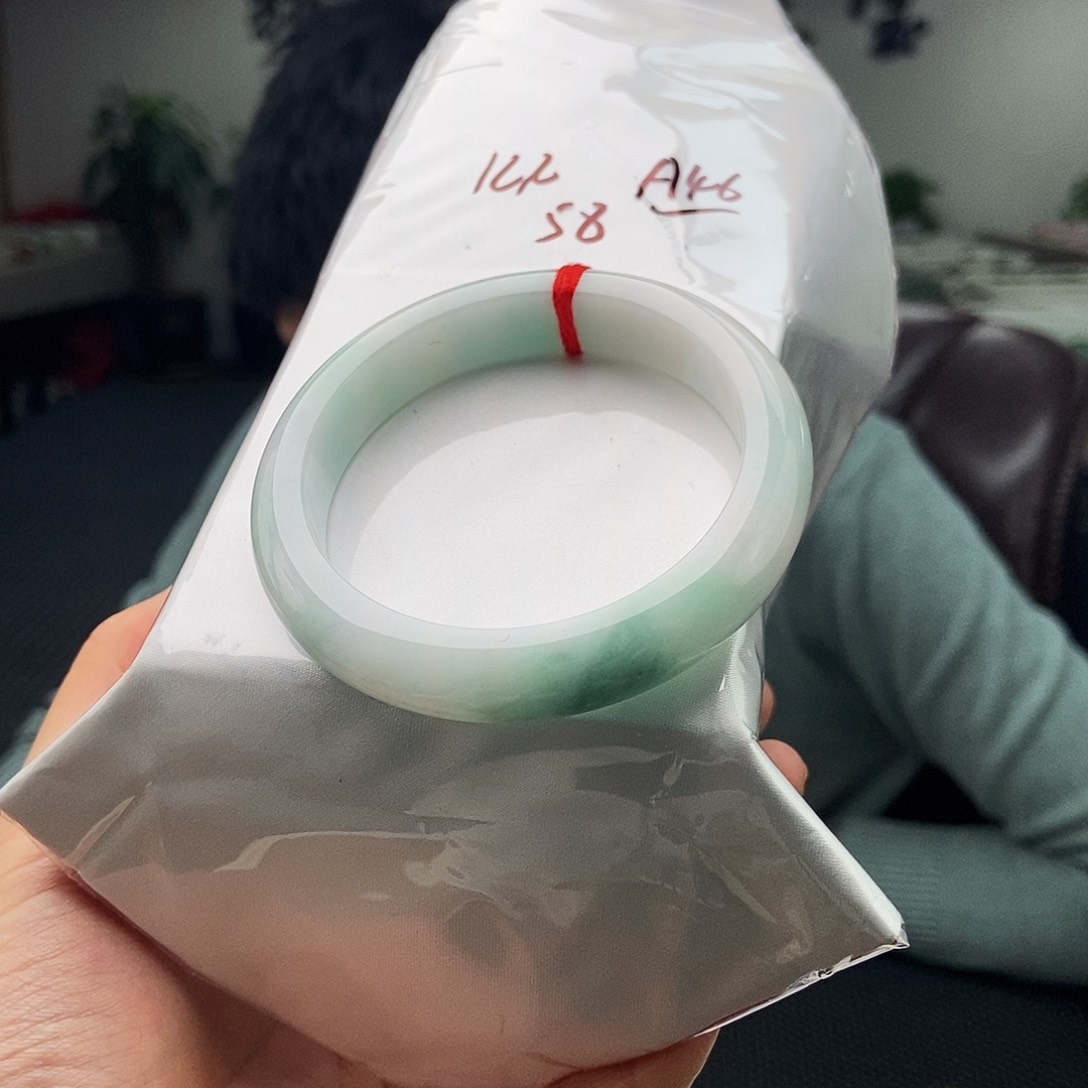 翡翠未镶嵌手镯拍一发一