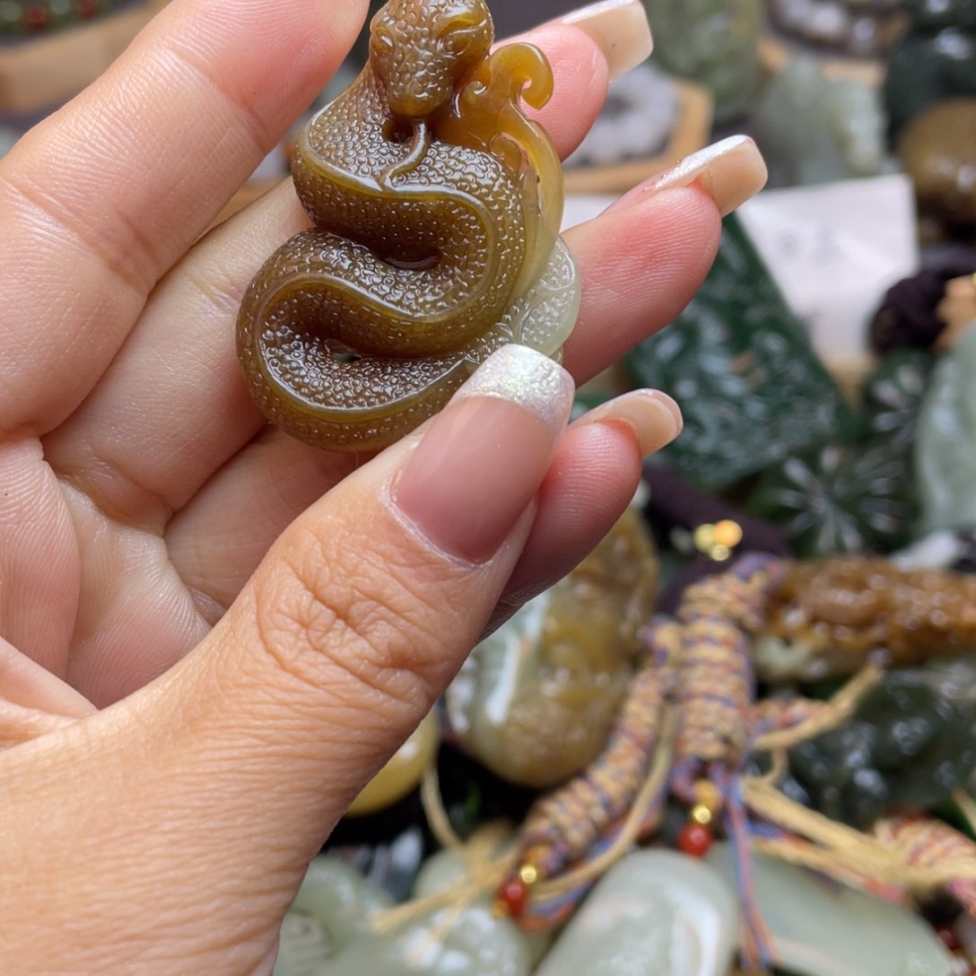 和田玉颈饰未镶嵌