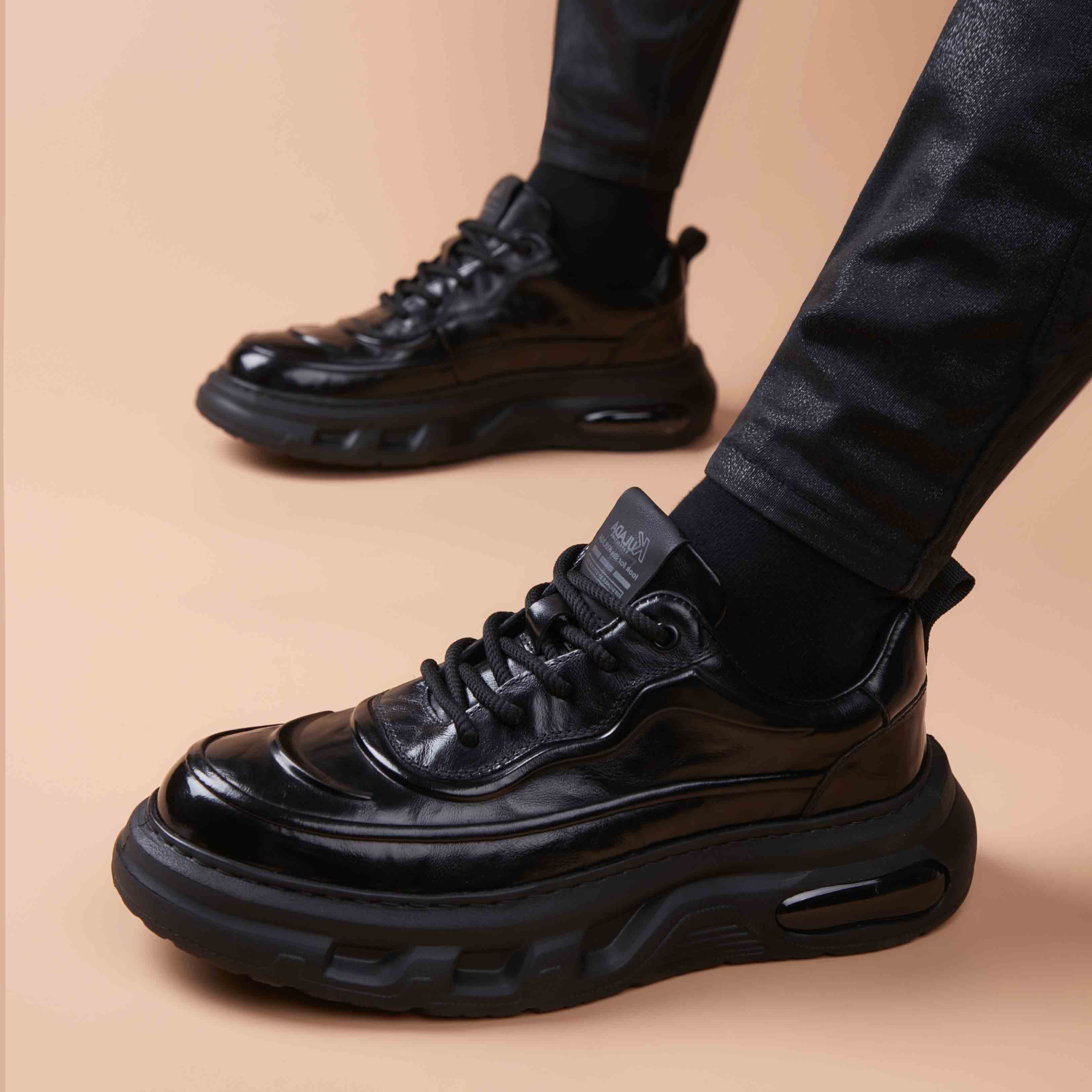 男士皮鞋头层牛皮休闲秋季新款2025款软底运动时尚真皮防滑增高黑