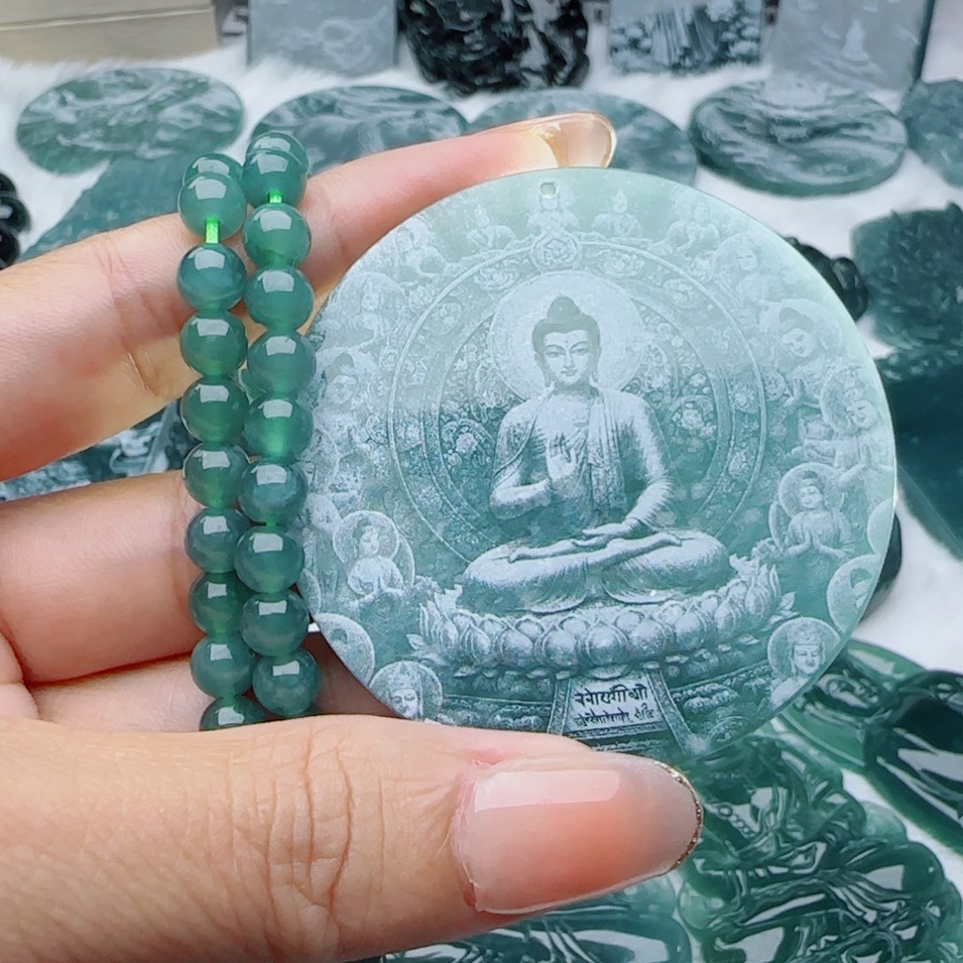 如***。颈饰未镶嵌翡翠多样性发货天然的A货翡翠