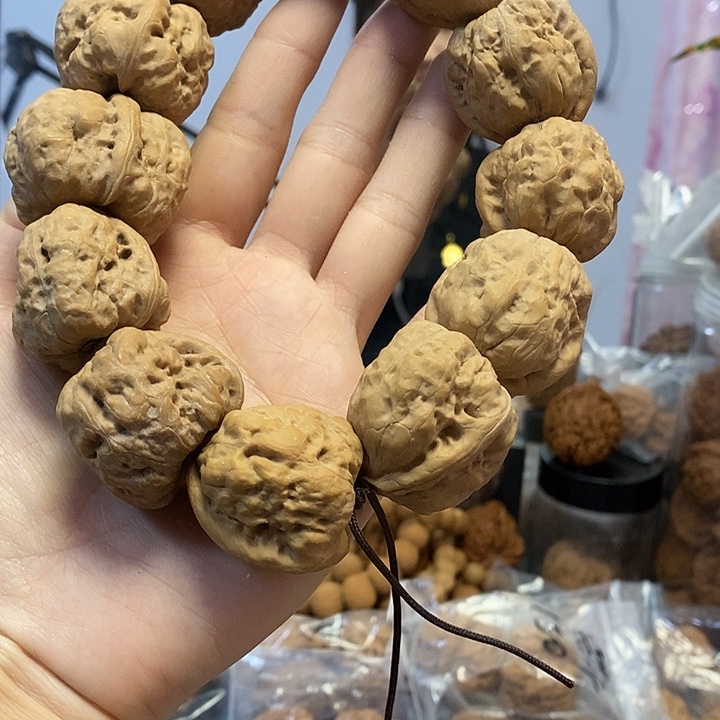 文玩核桃把件34.5古蝉手持黄