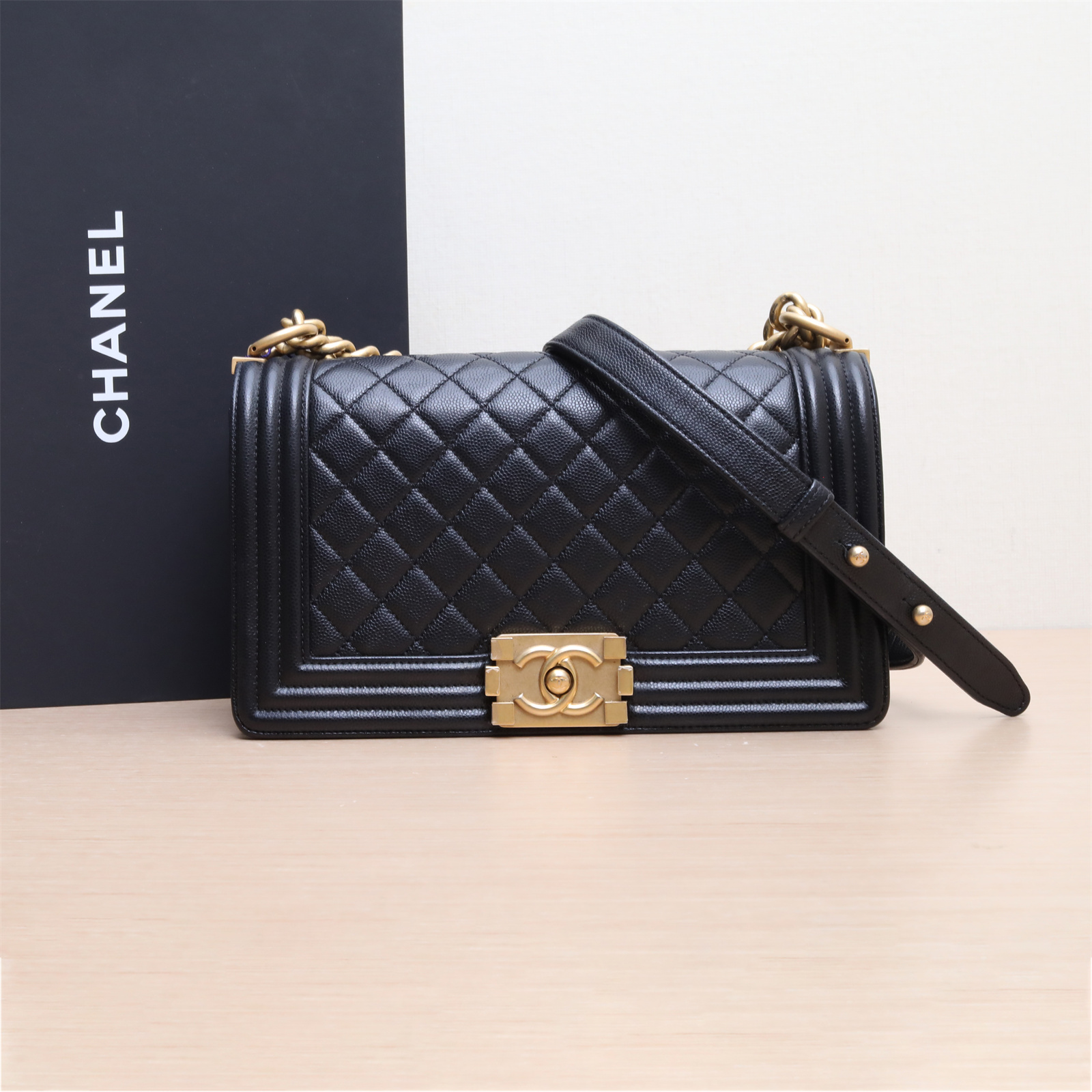 95新 Chanel/香奈儿 小花黑黑 Leboy 中号 黑色 荔枝皮革C 25开