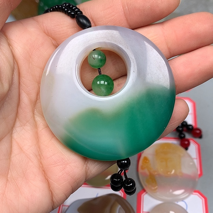 田***辣玛瑙/玉髓未镶嵌颈饰