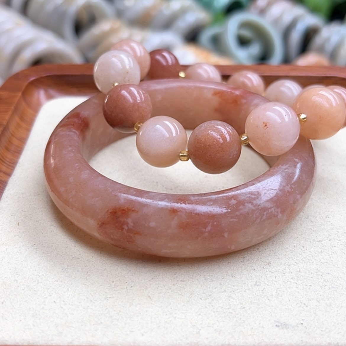 【闪购商品】石英质玉手镯未镶嵌风花雪月套福利