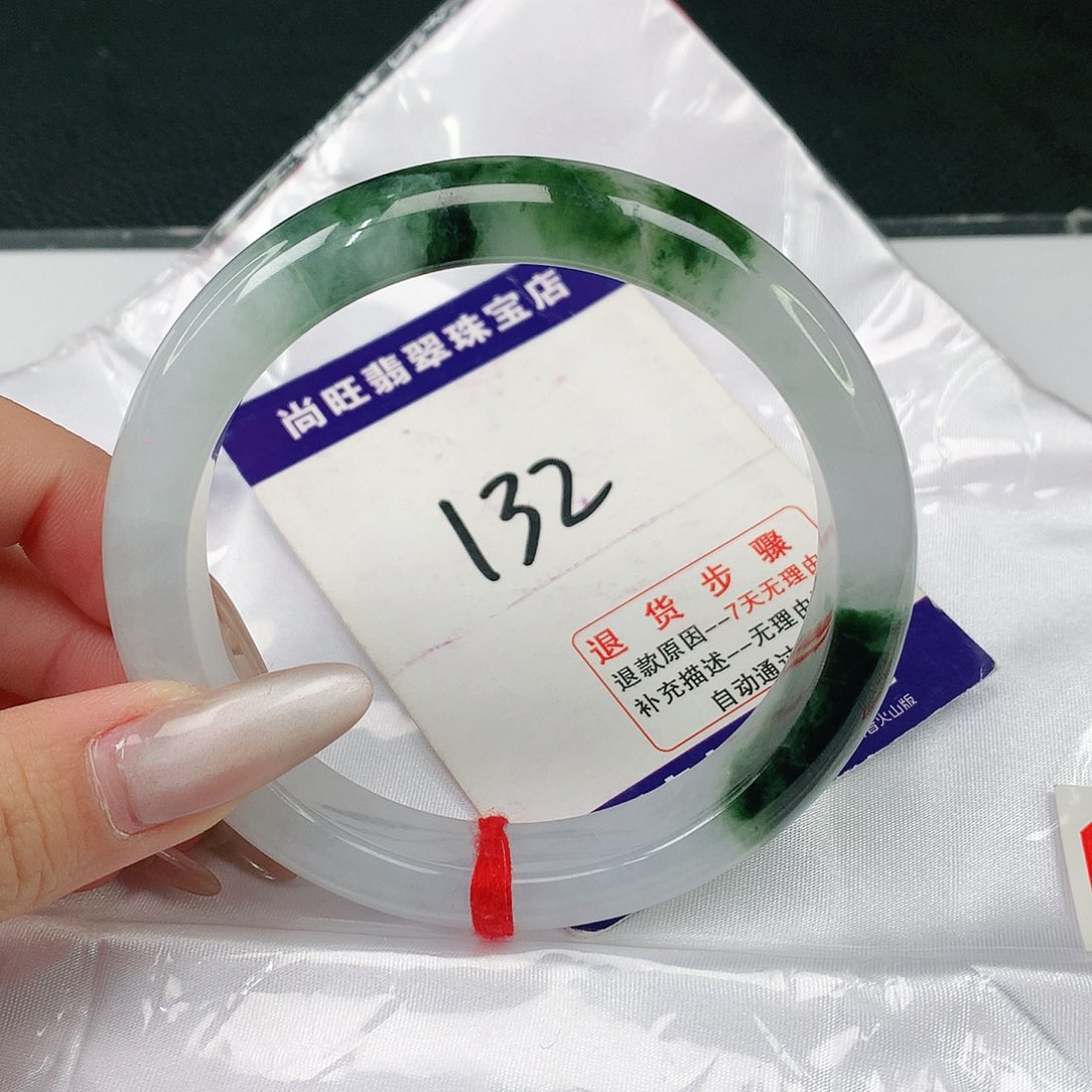 翡翠手镯未镶嵌翡翠12