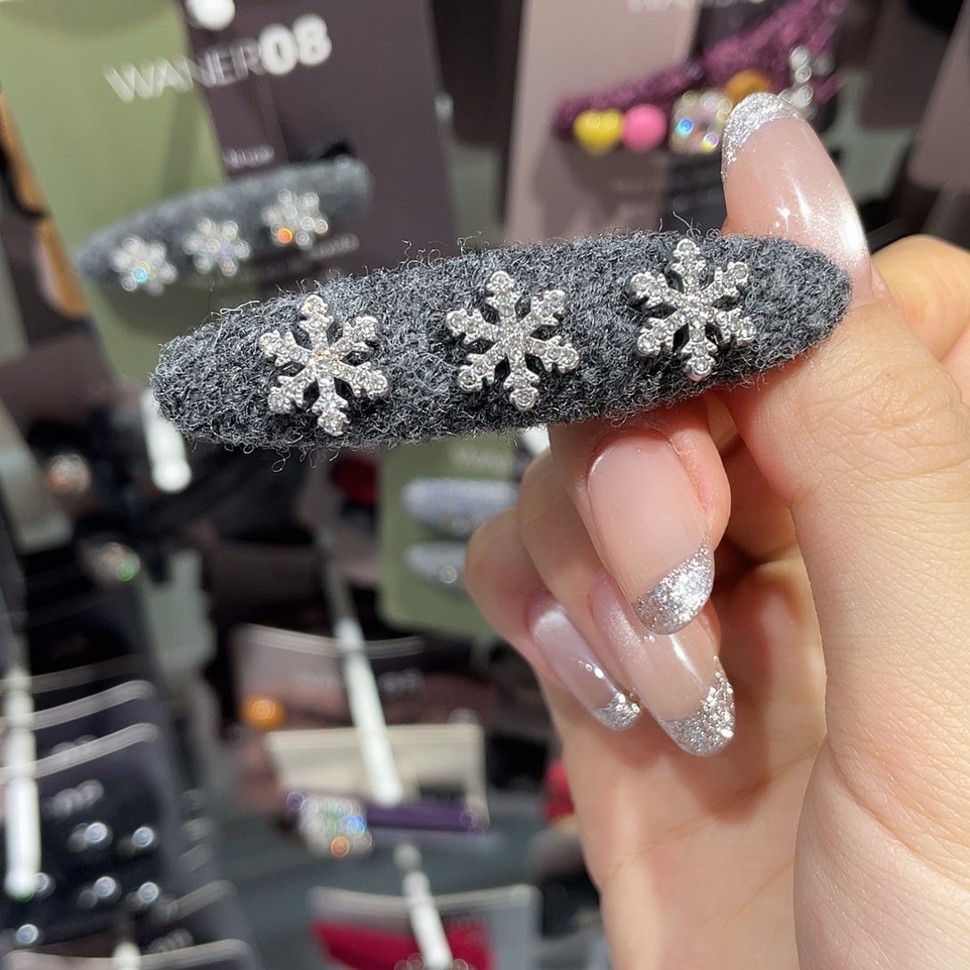 布艺非金属灰色雪花鸭架一只