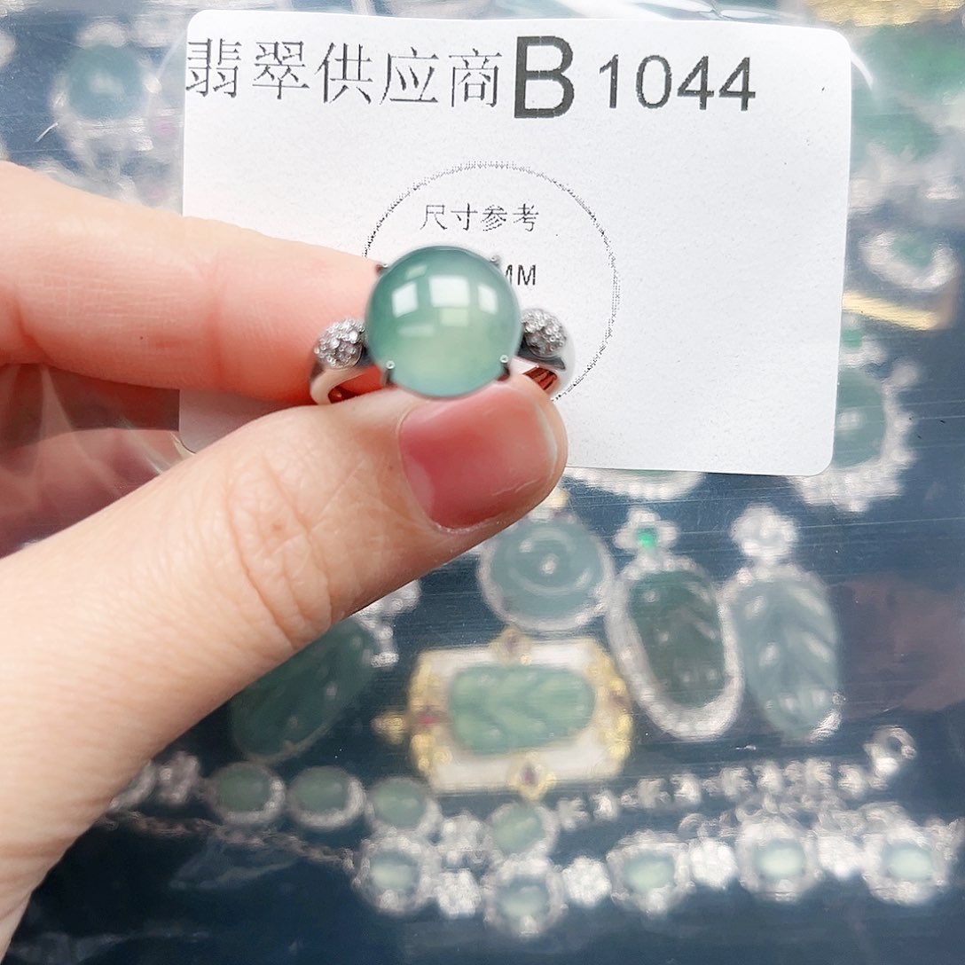 翡翠颈饰未镶嵌翡翠1044