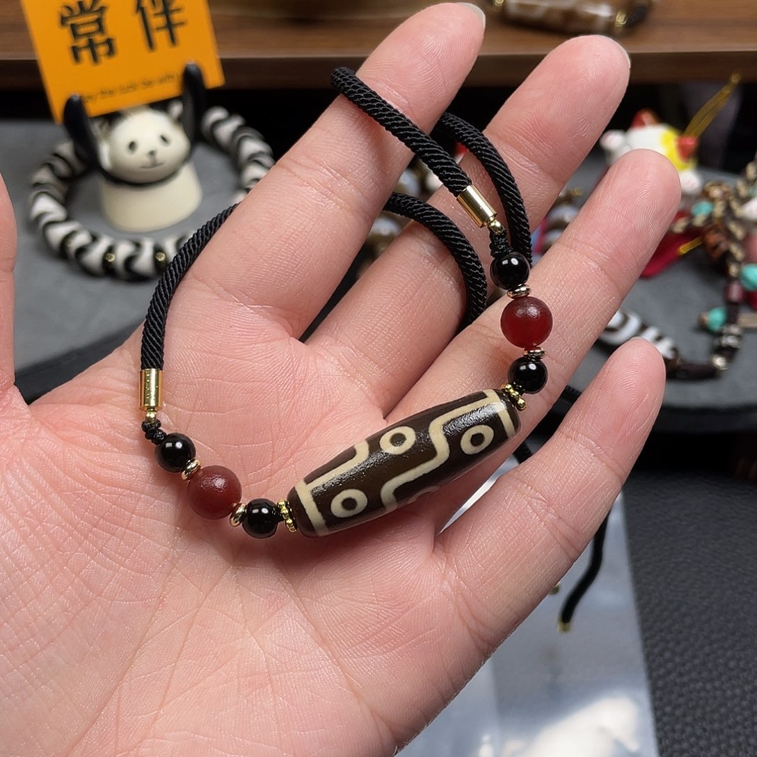 谋****玛瑙/玉髓未镶嵌颈饰