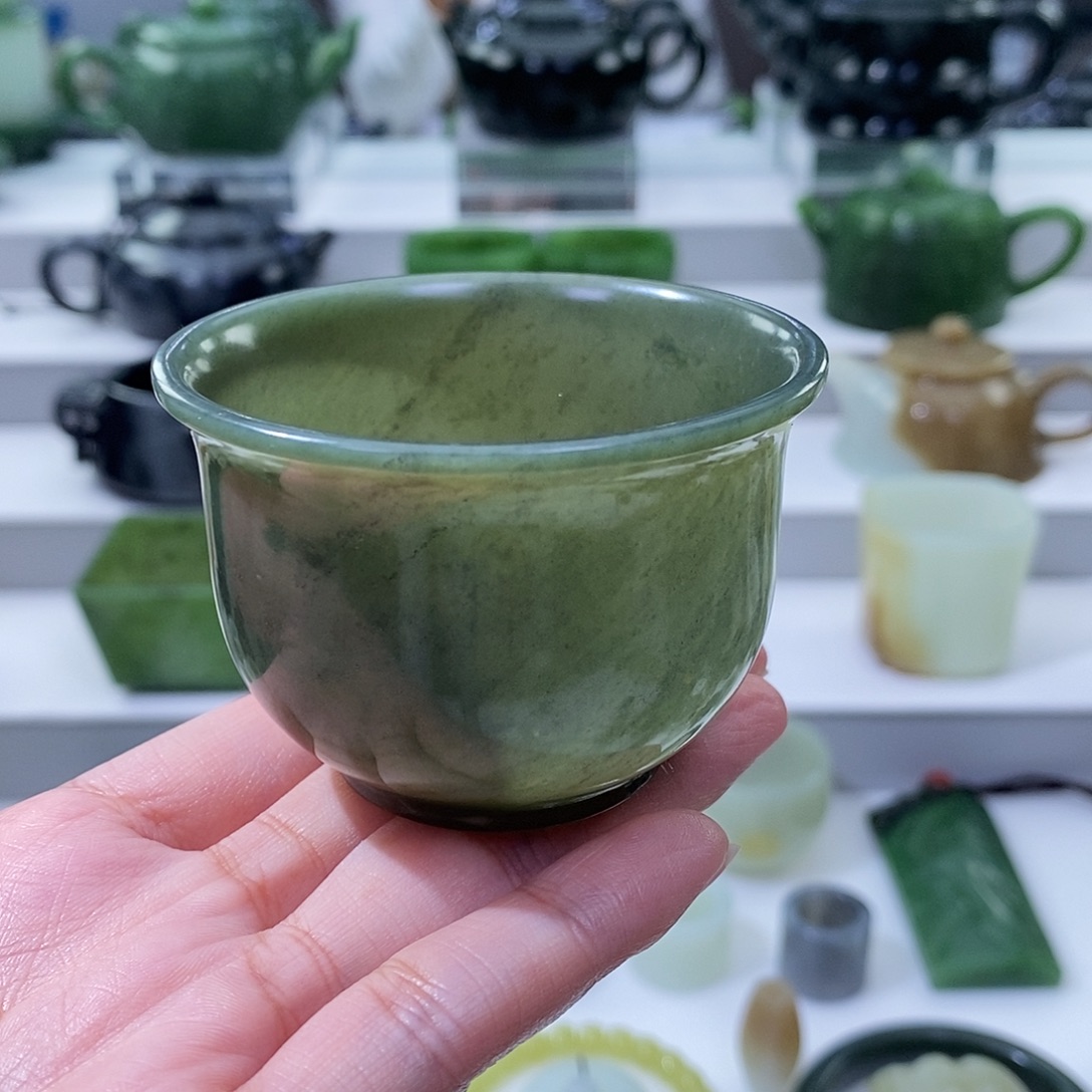 和田玉未镶嵌挂件杯子