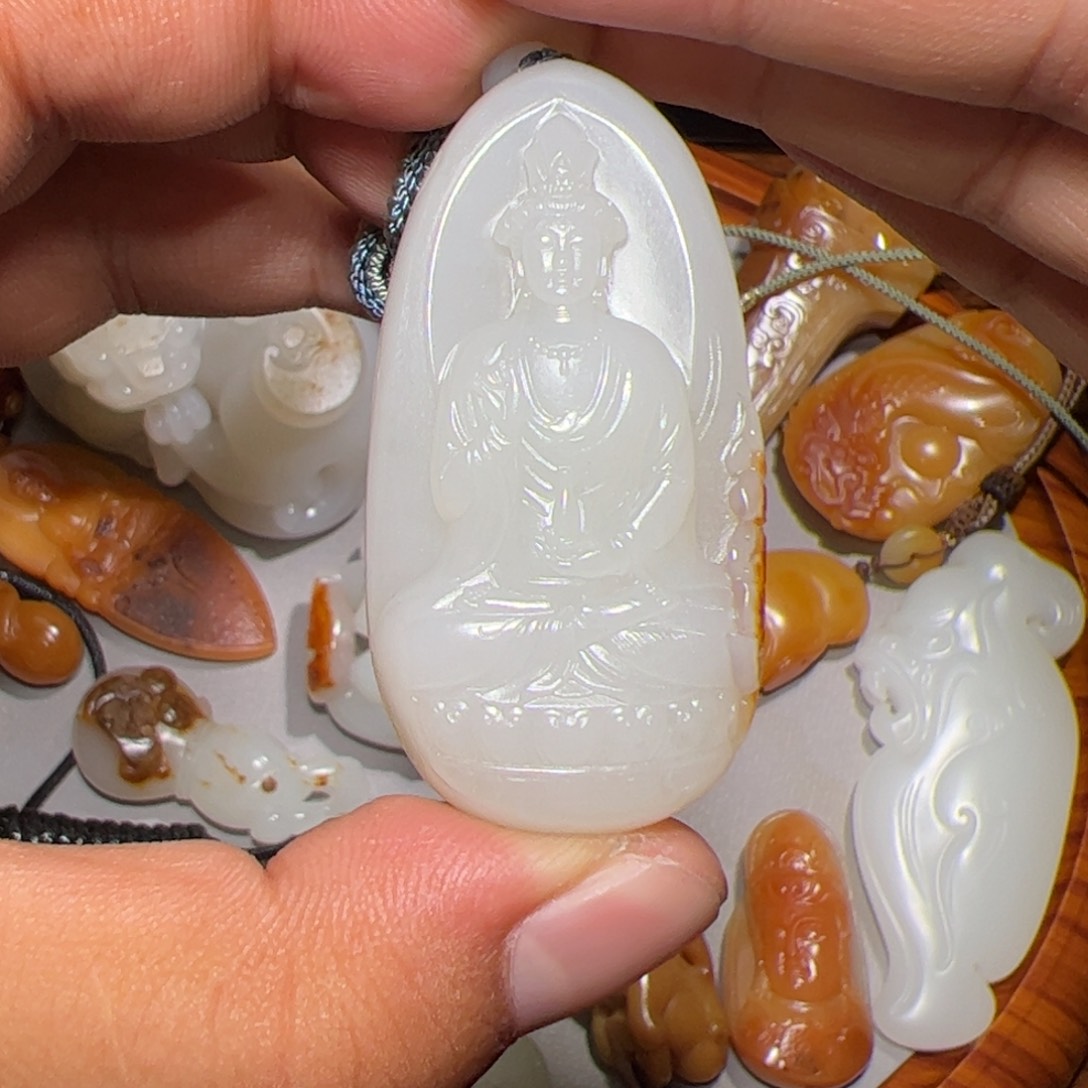 和田玉未镶嵌颈饰