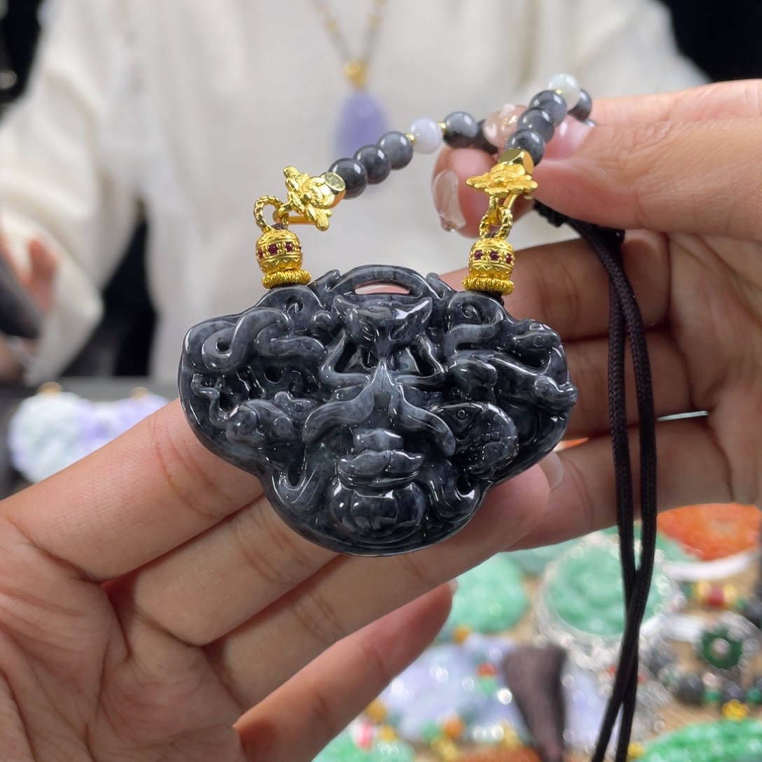 翡翠颈饰未镶嵌代编织