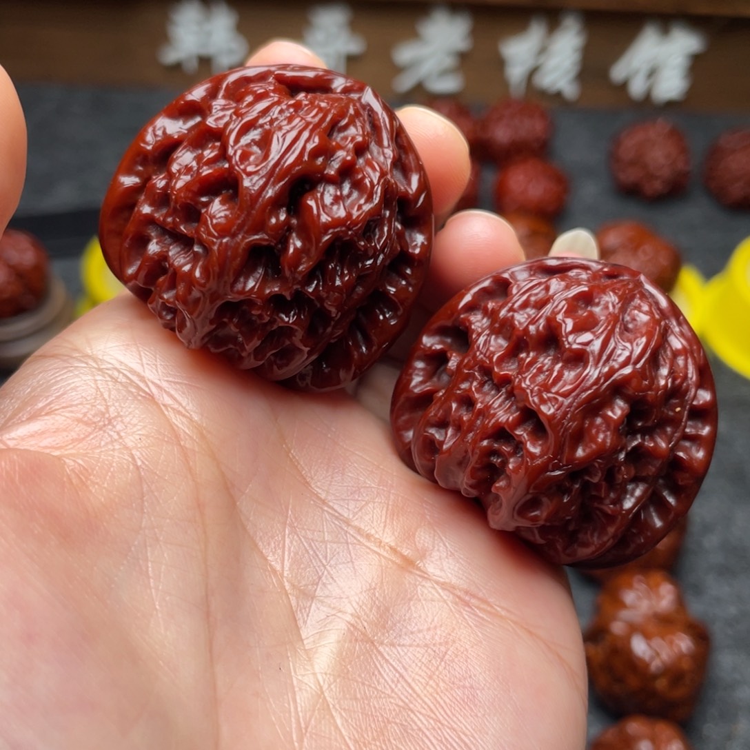 文玩核桃吊坠文玩核桃 手把件 白狮子 39