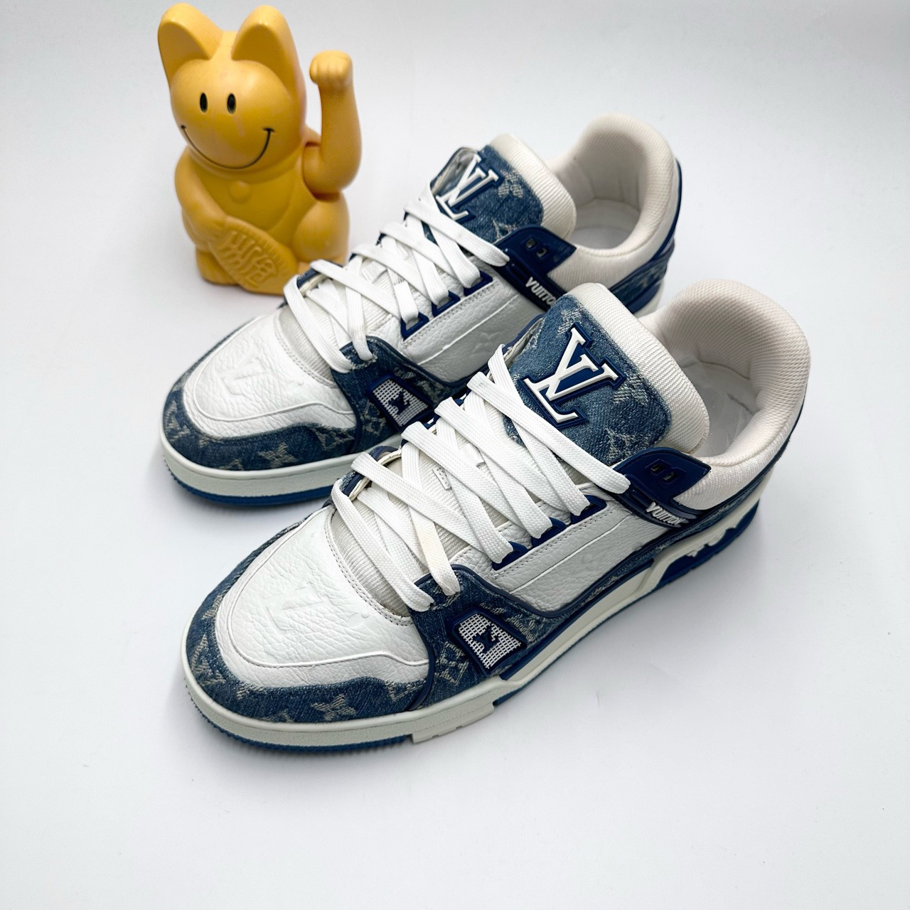 95新 LouisVuitton/路易威登 0369/41.5码/白蓝牛仔Trainer板鞋