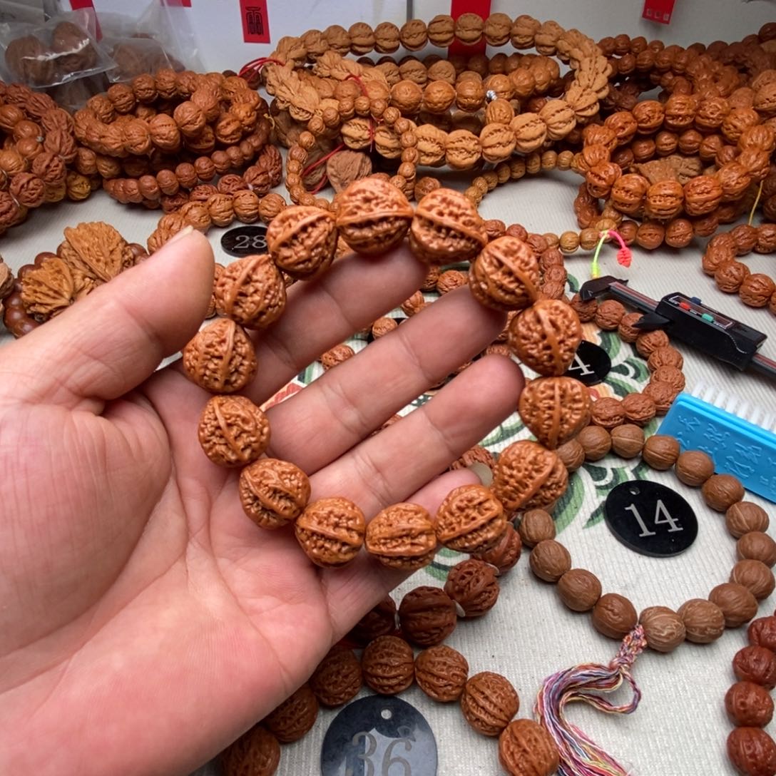 文玩核桃手串八棱蚂蚁纹1.6