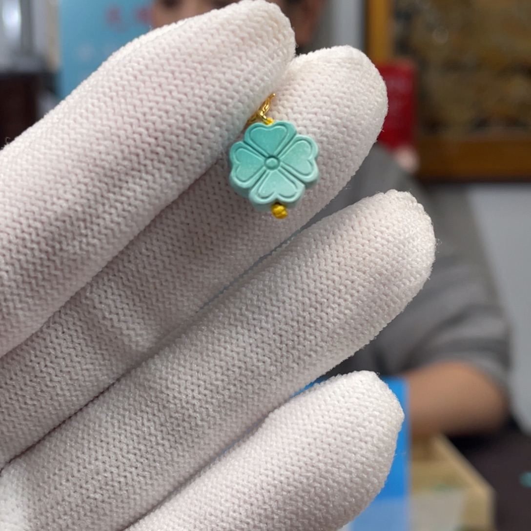 绿松石未镶嵌挂件