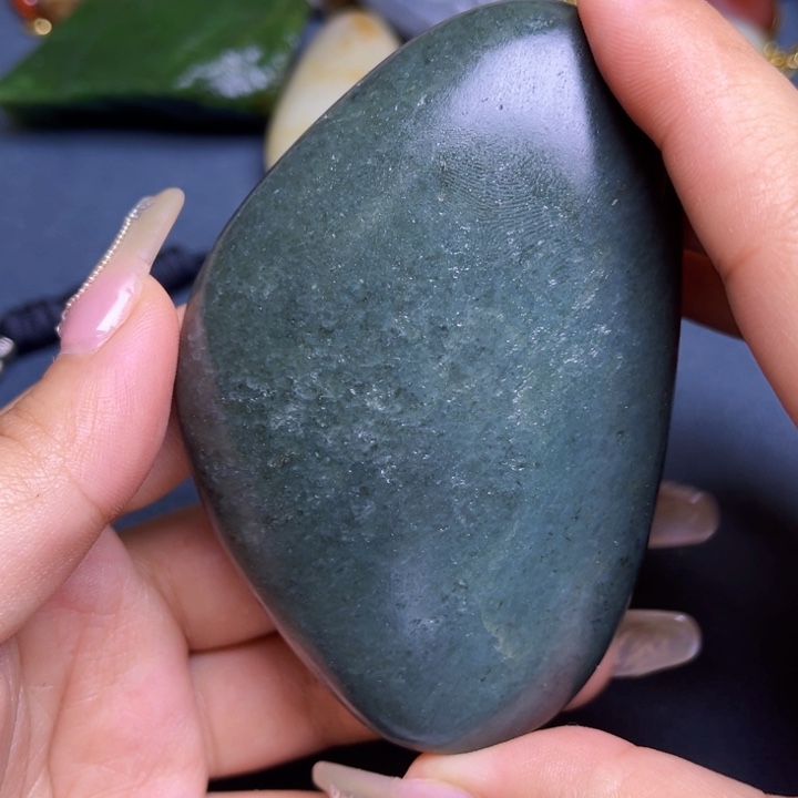 和田玉未镶嵌珠宝奇石