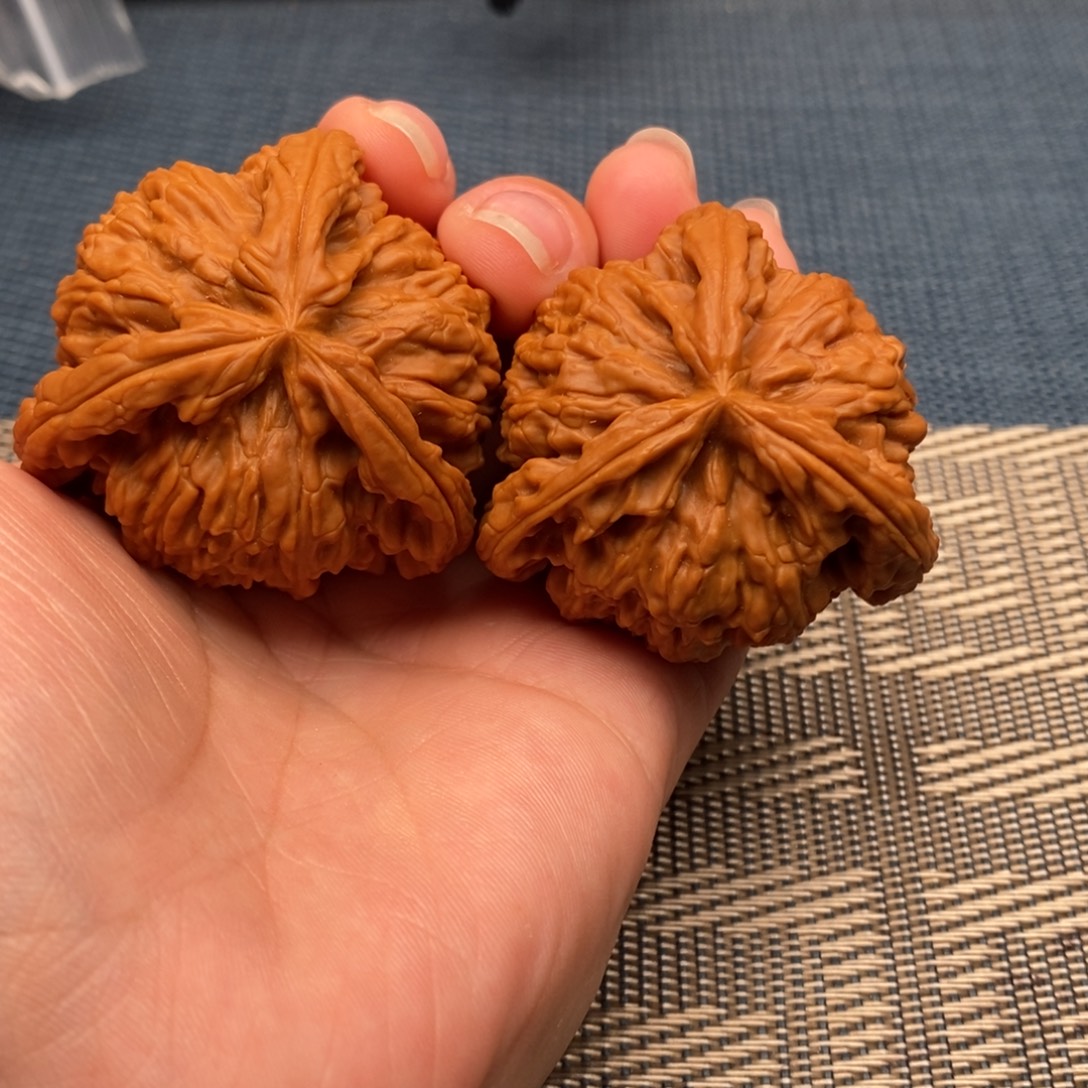 缘***此吊坠文玩核桃三棱