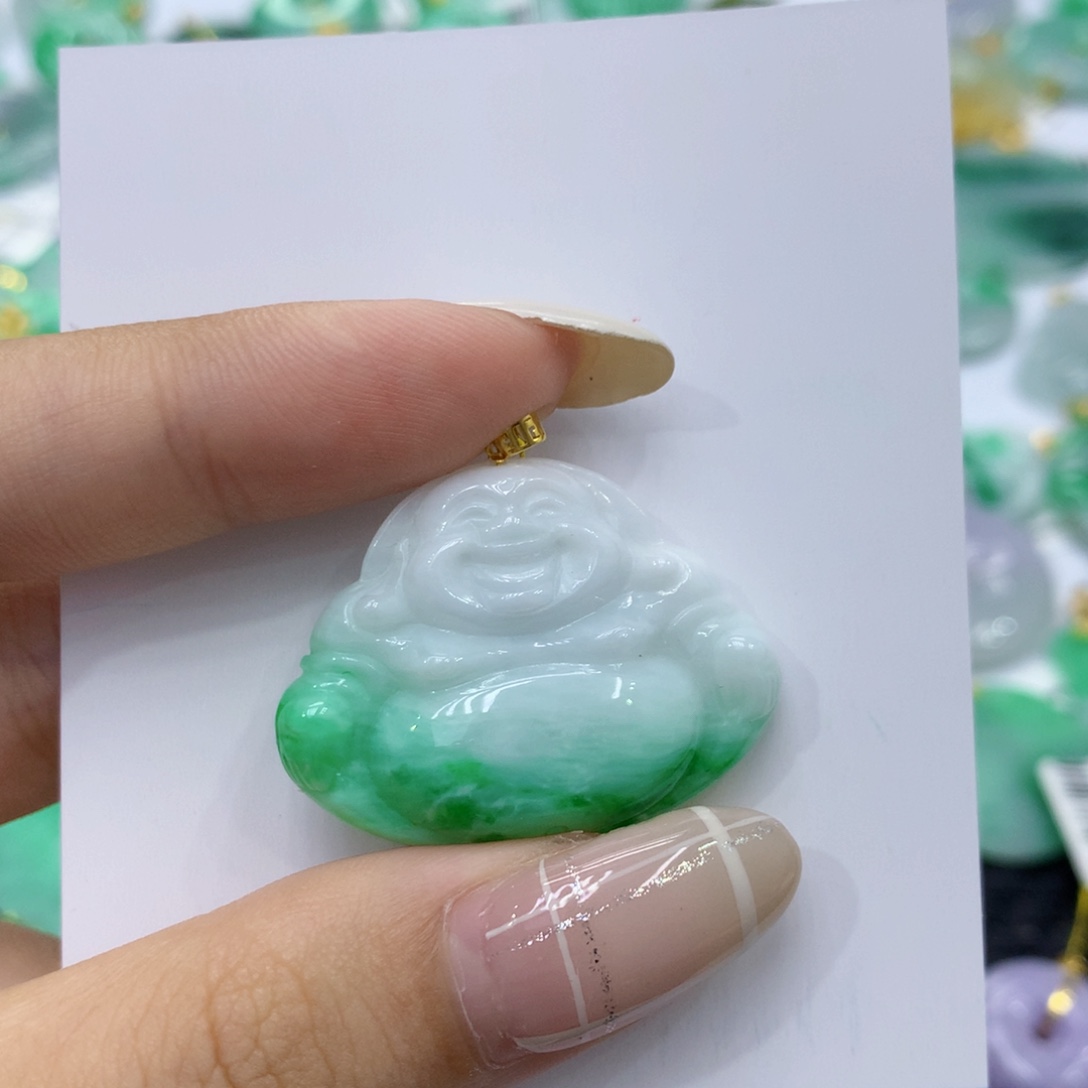 颈饰18K金镶嵌翡翠