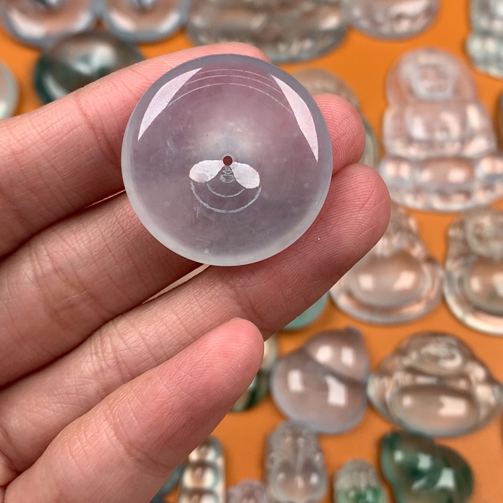 翡翠挂件未镶嵌….