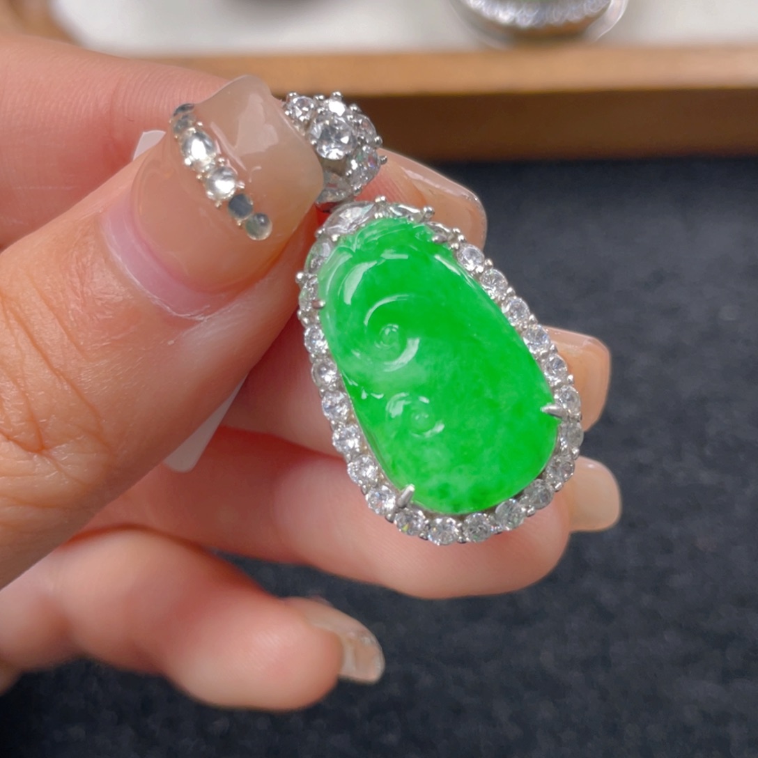 翡翠颈饰银S925镶嵌vg g b b