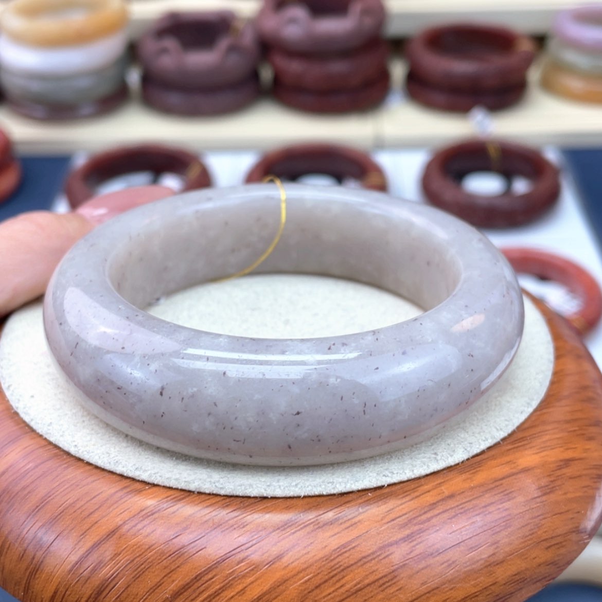 【闪购商品】石英质玉手镯未镶嵌